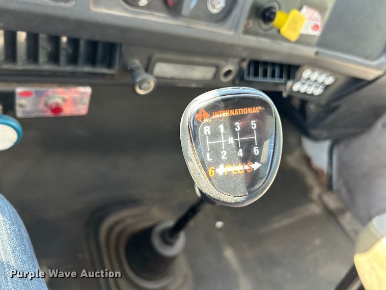 image for item EK4846 2000 International  4700 bucket truck