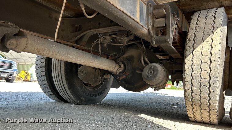 image for item EK4846 2000 International  4700 bucket truck