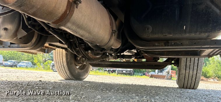 image for item EK4846 2000 International  4700 bucket truck