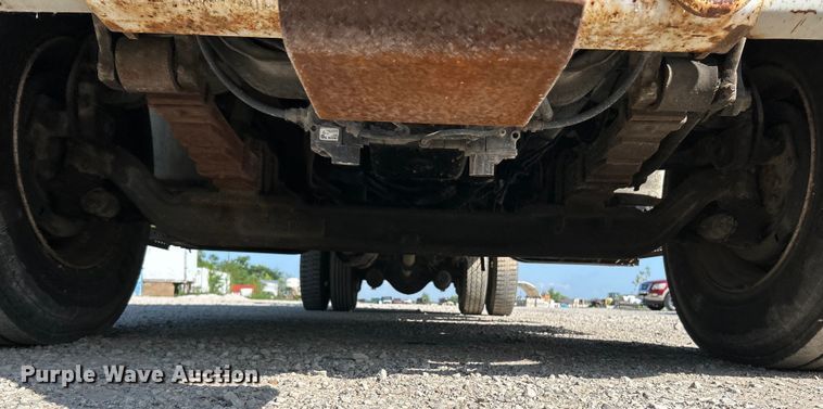 image for item EK4846 2000 International  4700 bucket truck