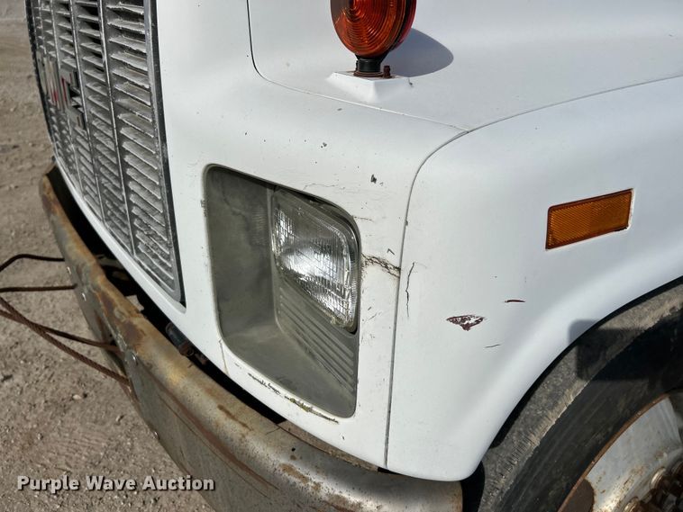 image for item EK4847 1999 GMC C7500 crane truck