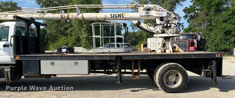 image for item EK4847 1999 GMC C7500 crane truck