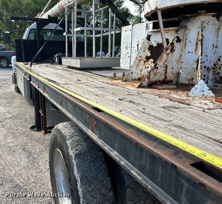 image for item EK4847 1999 GMC C7500 crane truck