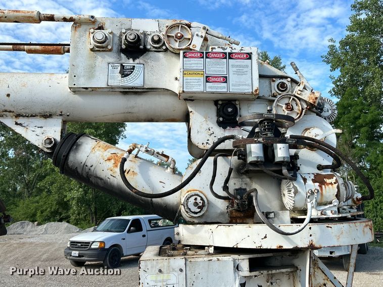 image for item EK4847 1999 GMC C7500 crane truck