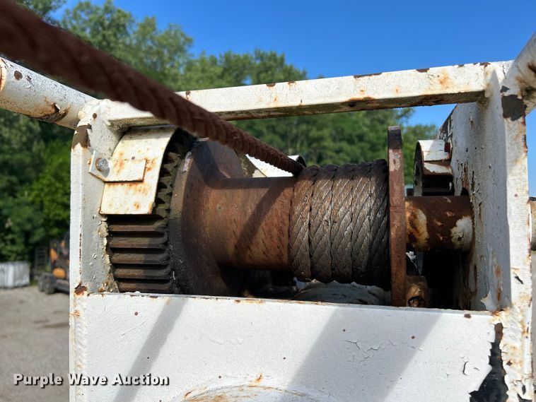 image for item EK4847 1999 GMC C7500 crane truck