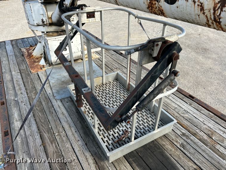 image for item EK4847 1999 GMC C7500 crane truck