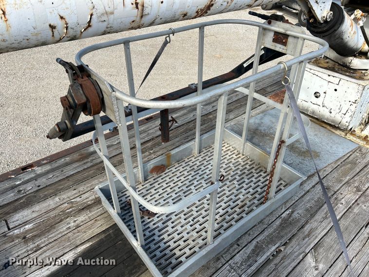 image for item EK4847 1999 GMC C7500 crane truck