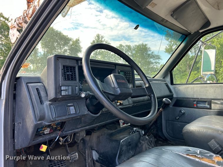 image for item EK4847 1999 GMC C7500 crane truck