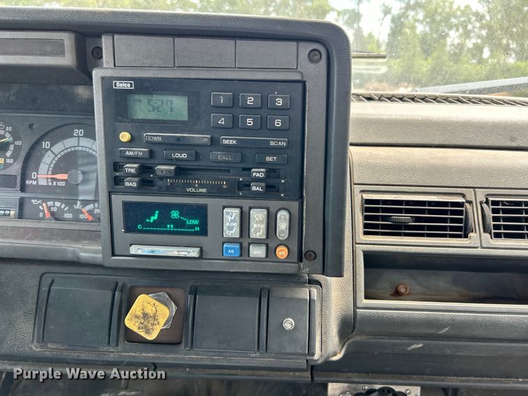 image for item EK4847 1999 GMC C7500 crane truck