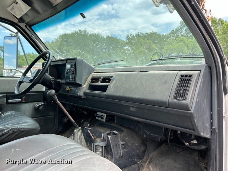 image for item EK4847 1999 GMC C7500 crane truck