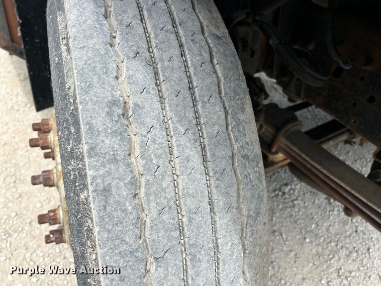 image for item EK4847 1999 GMC C7500 crane truck