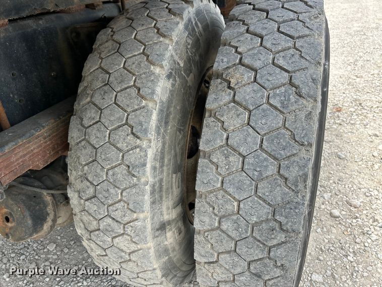 image for item EK4847 1999 GMC C7500 crane truck