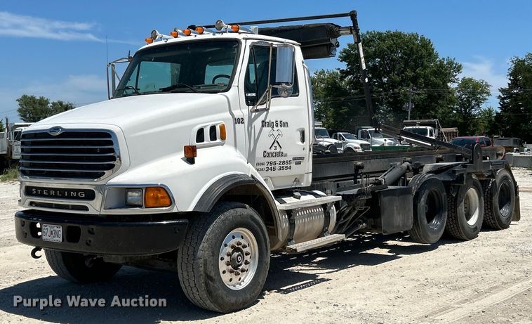 image for item EK4862 2005 Sterling  L9500 roll-off container truck