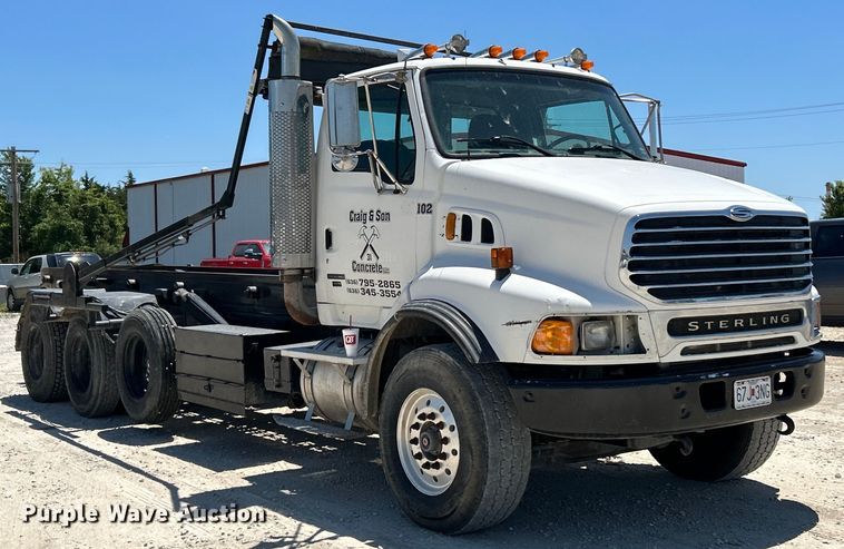 image for item EK4862 2005 Sterling  L9500 roll-off container truck