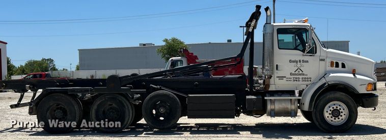 image for item EK4862 2005 Sterling  L9500 roll-off container truck