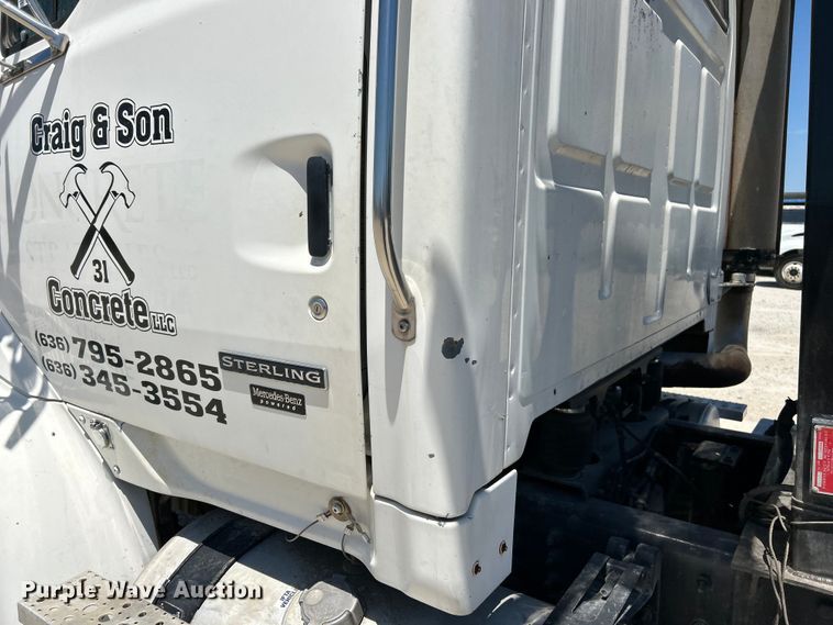 image for item EK4862 2005 Sterling  L9500 roll-off container truck