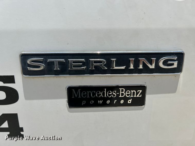 image for item EK4862 2005 Sterling  L9500 roll-off container truck