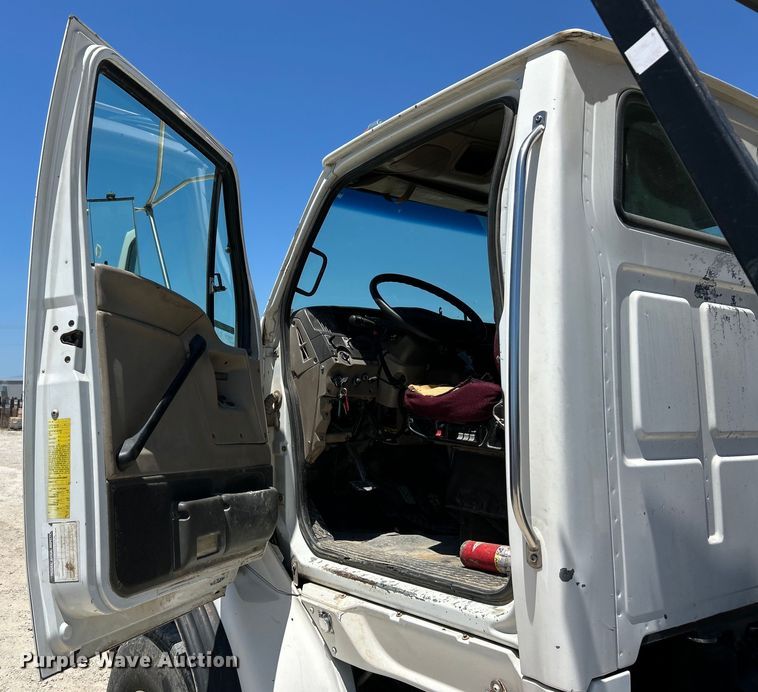 image for item EK4862 2005 Sterling  L9500 roll-off container truck