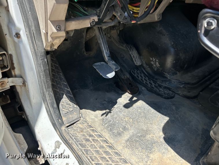 image for item EK4862 2005 Sterling  L9500 roll-off container truck