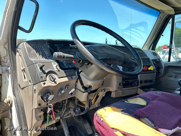 image for item EK4862 2005 Sterling  L9500 roll-off container truck