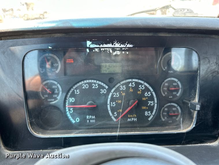 image for item EK4862 2005 Sterling  L9500 roll-off container truck