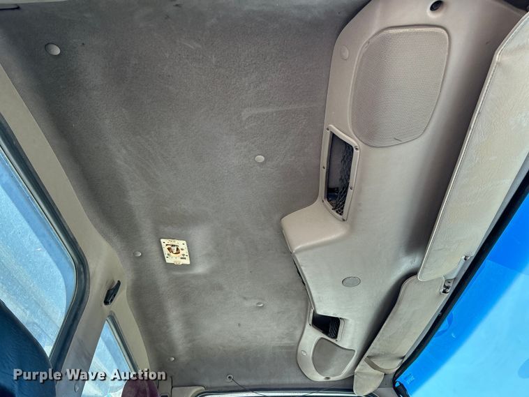 image for item EK4862 2005 Sterling  L9500 roll-off container truck