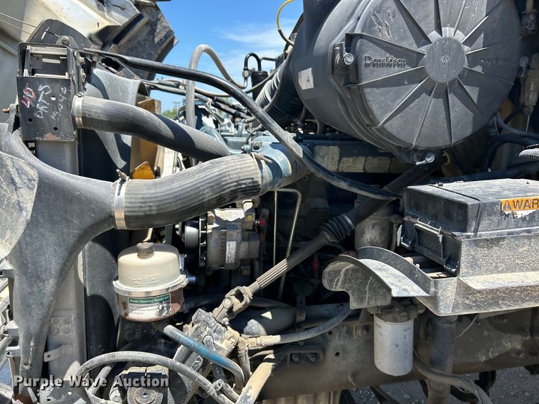 image for item EK4862 2005 Sterling  L9500 roll-off container truck