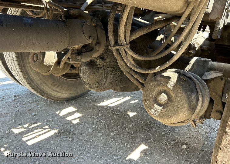 image for item EK4862 2005 Sterling  L9500 roll-off container truck