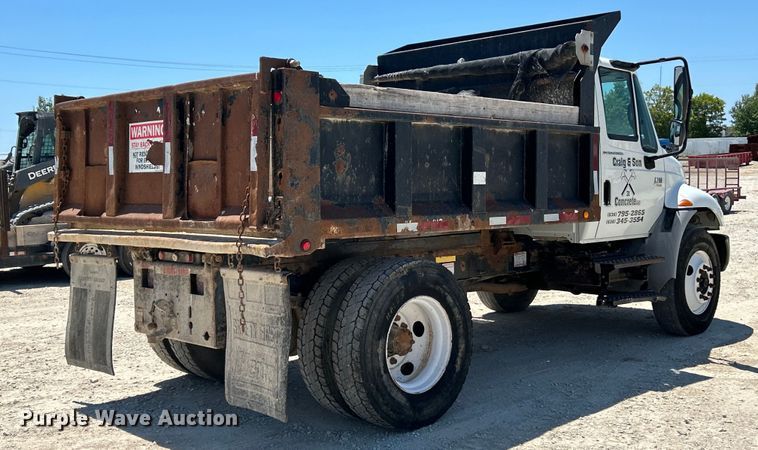 image for item EK4863 2006 International  4200 dump truck