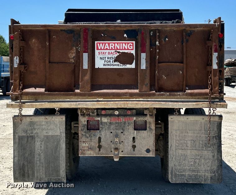 image for item EK4863 2006 International  4200 dump truck