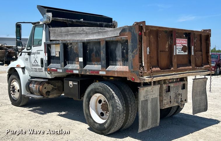 image for item EK4863 2006 International  4200 dump truck