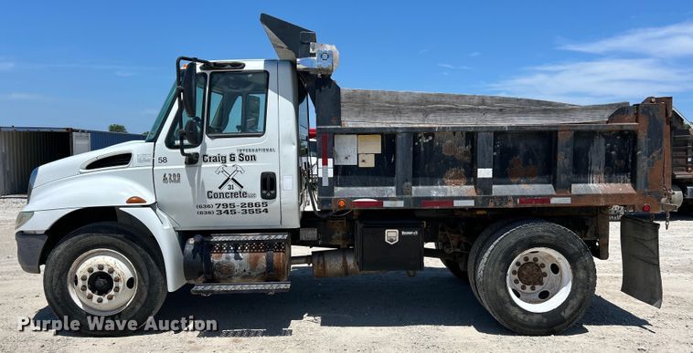 image for item EK4863 2006 International  4200 dump truck