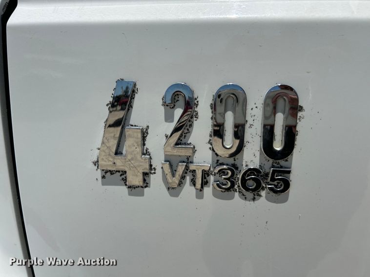 image for item EK4863 2006 International  4200 dump truck