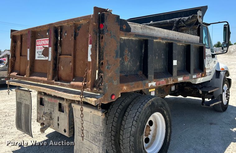 image for item EK4863 2006 International  4200 dump truck