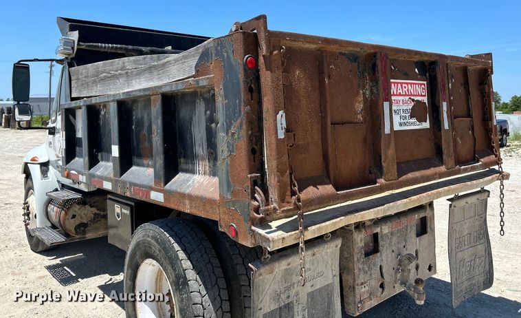 image for item EK4863 2006 International  4200 dump truck