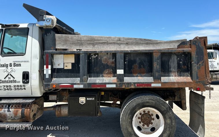 image for item EK4863 2006 International  4200 dump truck