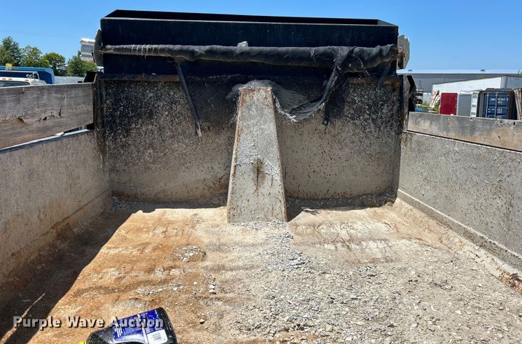 image for item EK4863 2006 International  4200 dump truck