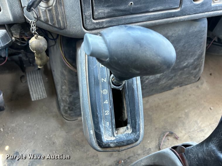 image for item EK4863 2006 International  4200 dump truck