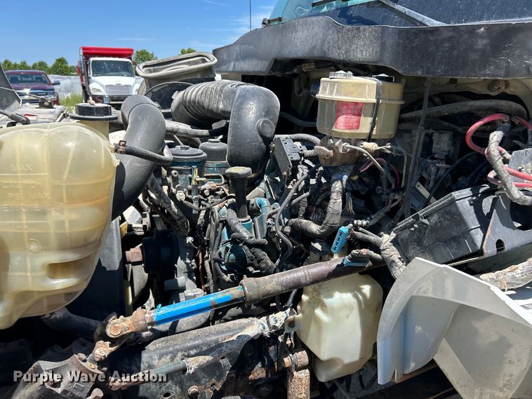 image for item EK4863 2006 International  4200 dump truck