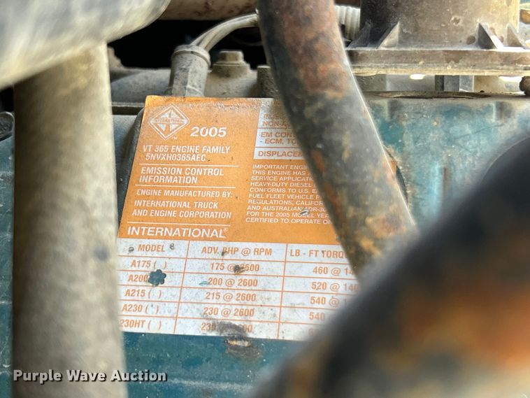 image for item EK4863 2006 International  4200 dump truck