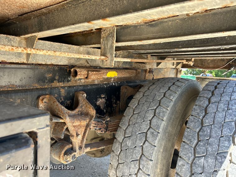 image for item EK4863 2006 International  4200 dump truck