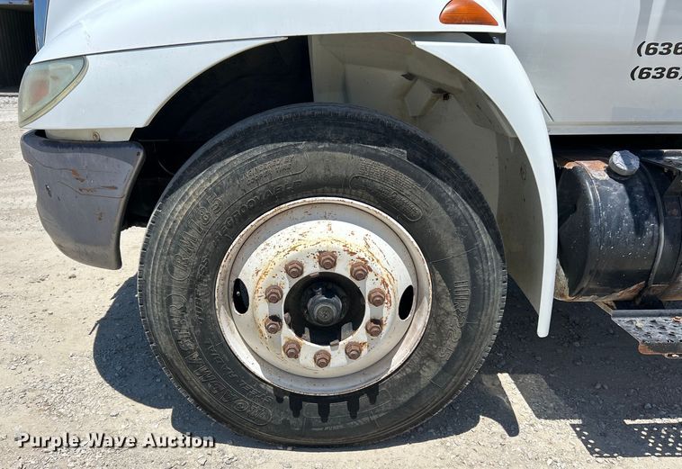 image for item EK4863 2006 International  4200 dump truck