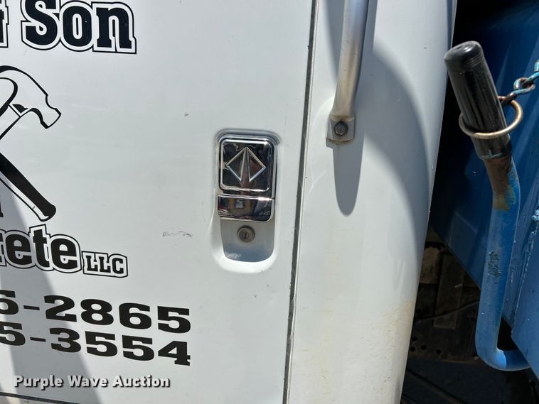 image for item EK4864 2001 International  4700 dump truck