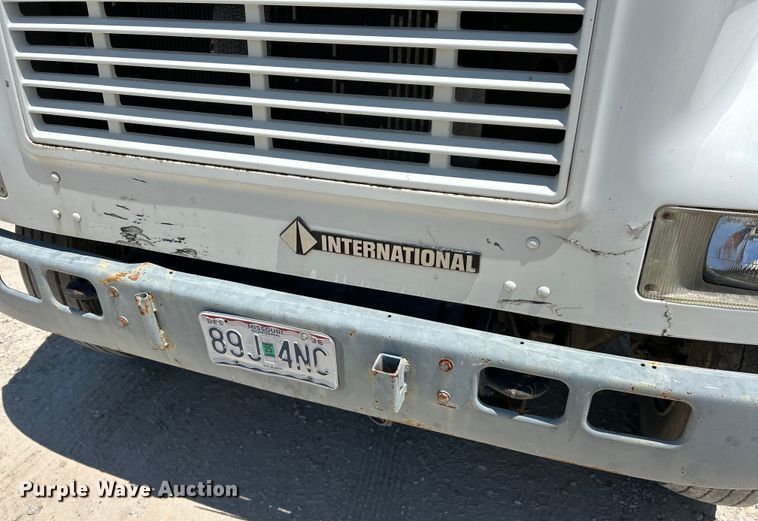 image for item EK4864 2001 International  4700 dump truck