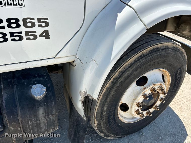 image for item EK4864 2001 International  4700 dump truck