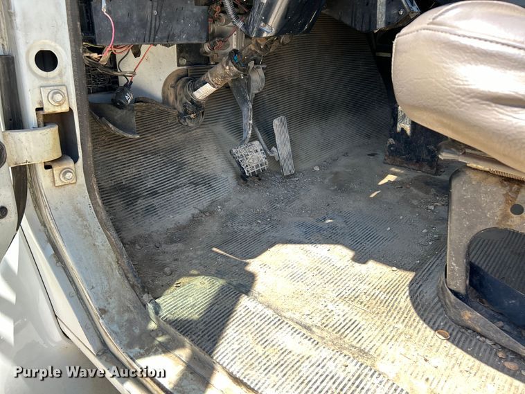 image for item EK4864 2001 International  4700 dump truck