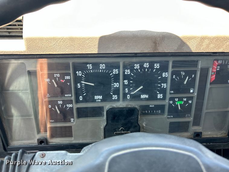 image for item EK4864 2001 International  4700 dump truck