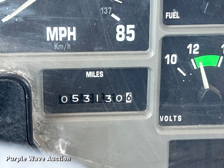 image for item EK4864 2001 International  4700 dump truck