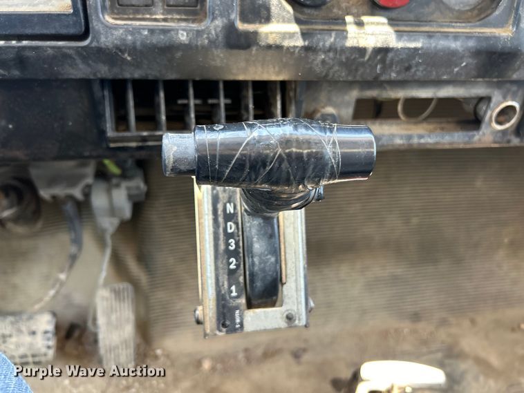 image for item EK4864 2001 International  4700 dump truck