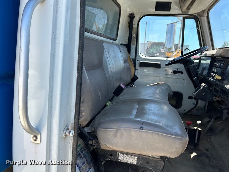 image for item EK4864 2001 International  4700 dump truck